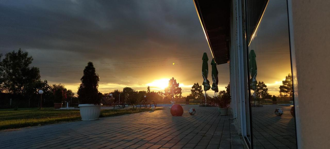 Hotel Sunrise Kalekovets Exteriér fotografie